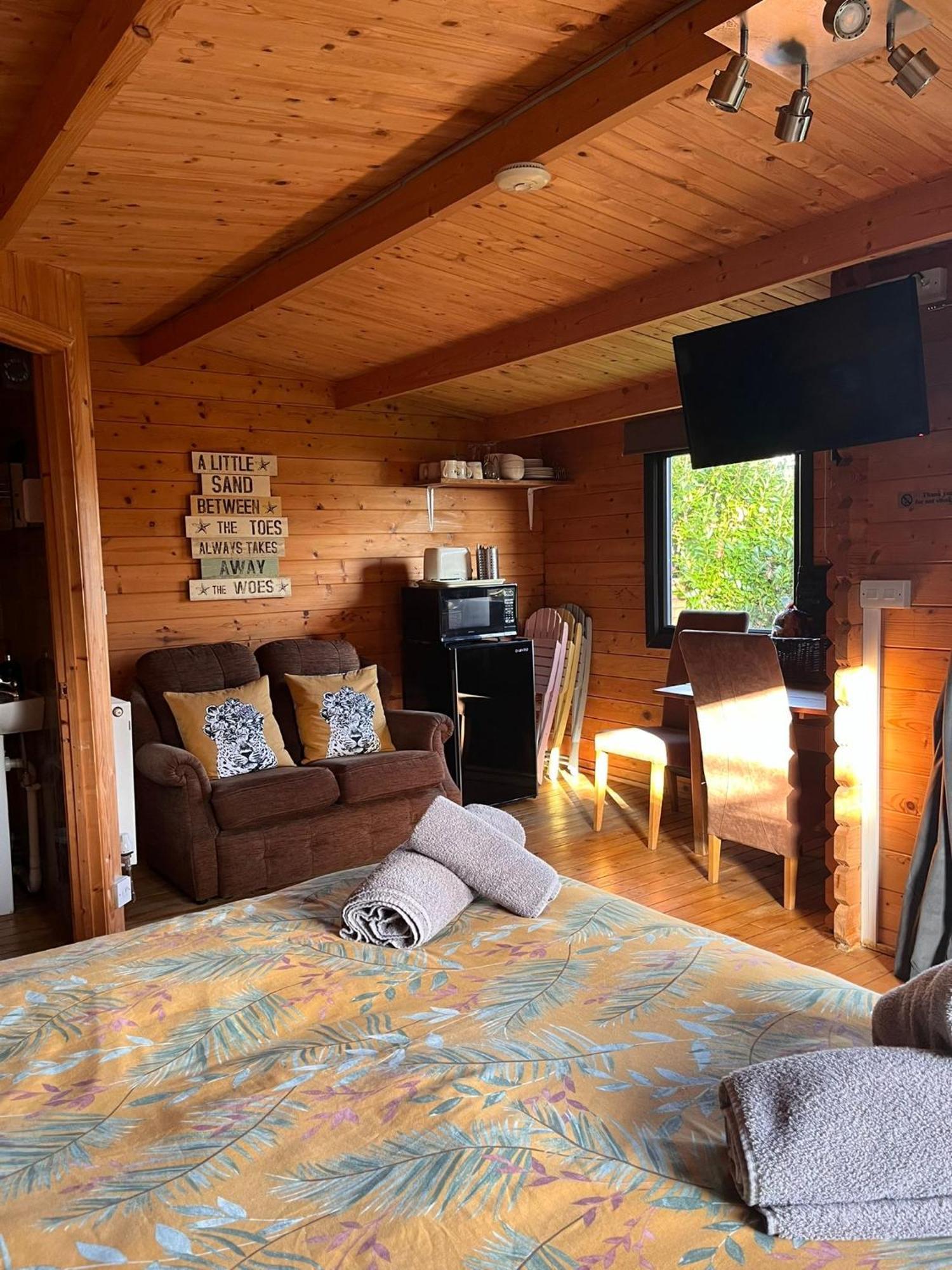 Morlais Log Cabin Lyme Regis Dış mekan fotoğraf